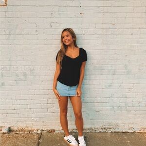 Meet your Posher, Abby